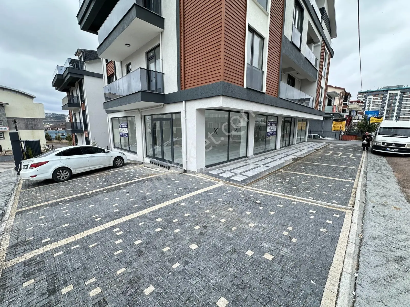Cbakademi Bağçeşme Satılık Sıfır 320 M2 Kiracılı Köşe Dükkan - Görsel 19