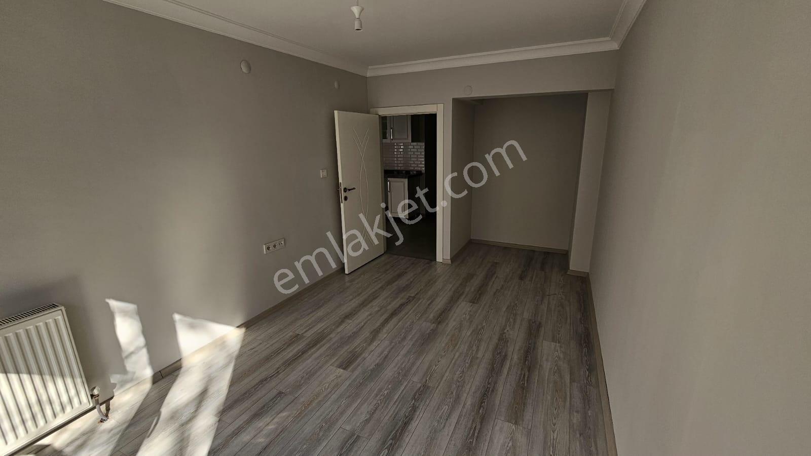 Arel'den Maltepe Onur Sk.yeni Bina 1 Kat Ön Cph.kombili 1+1 - Görsel 17