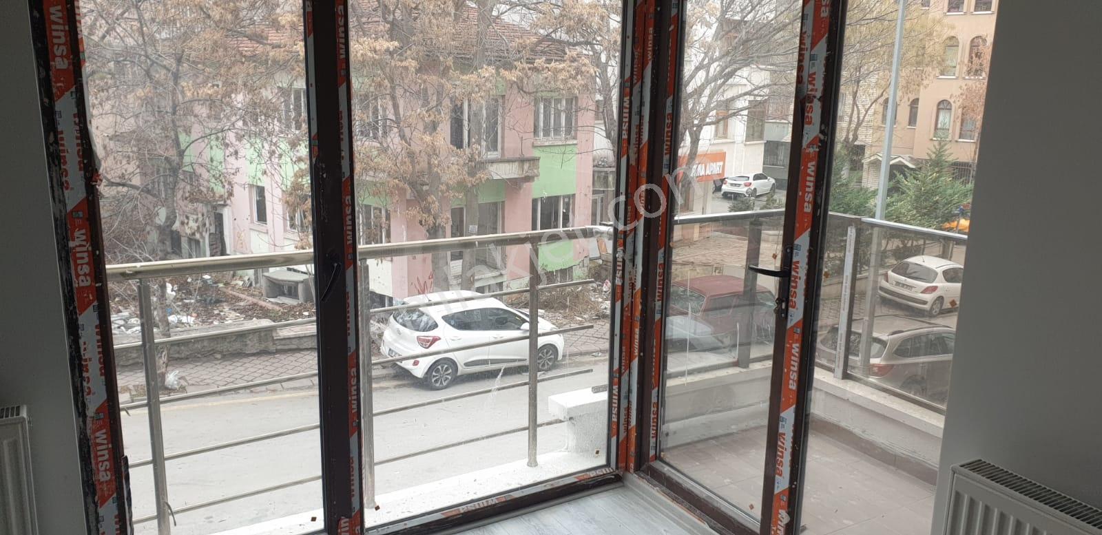 Arel'den Maltepe Onur Sk.yeni Bina 1 Kat Ön Cph.kombili 1+1 - Görsel 24