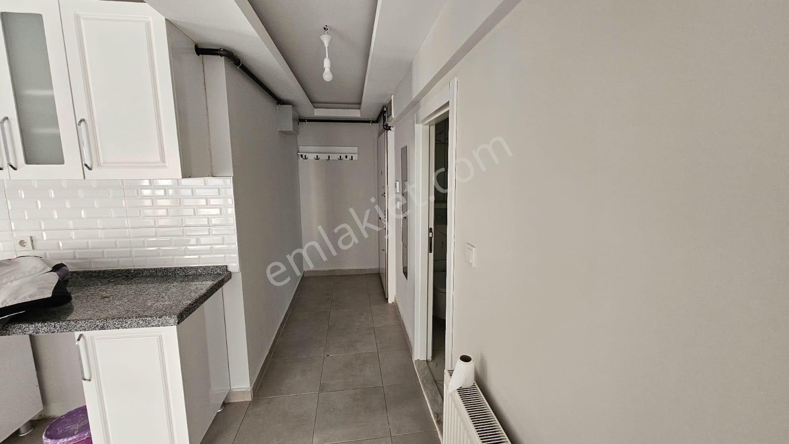 Arel'den Maltepe Onur Sk.yeni Bina 1 Kat Ön Cph.kombili 1+1 - Görsel 13