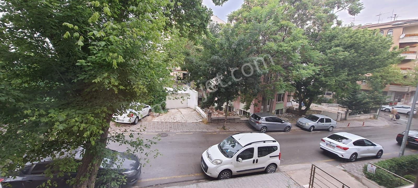 Arel'den Maltepe Onur Sk.yeni Bina 1 Kat Ön Cph.kombili 1+1 - Görsel 5