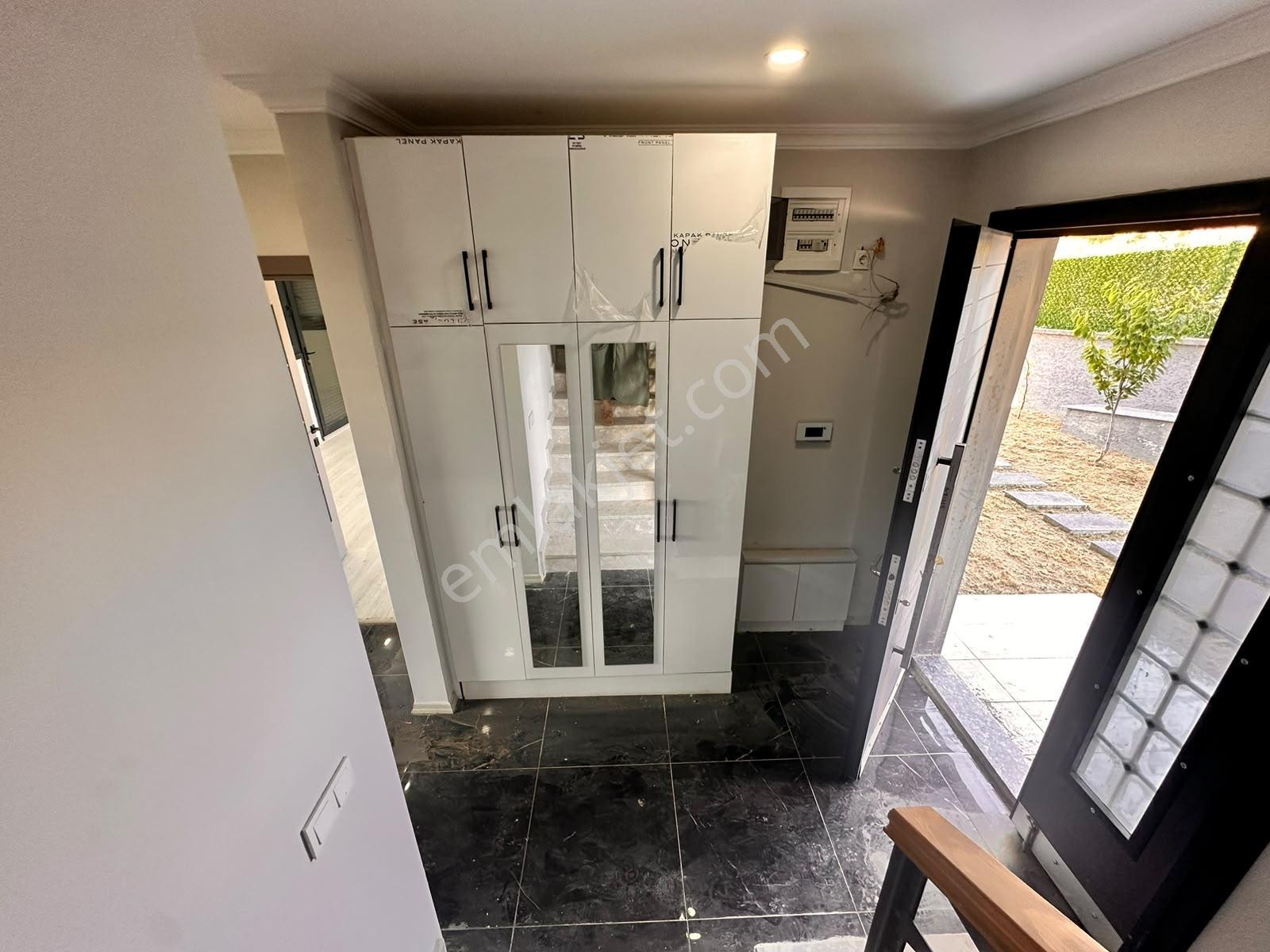 Büyükçekmece Kumburgaz Halil Kara Konaklarında Kiralık Villa 4+1 - Görsel 25