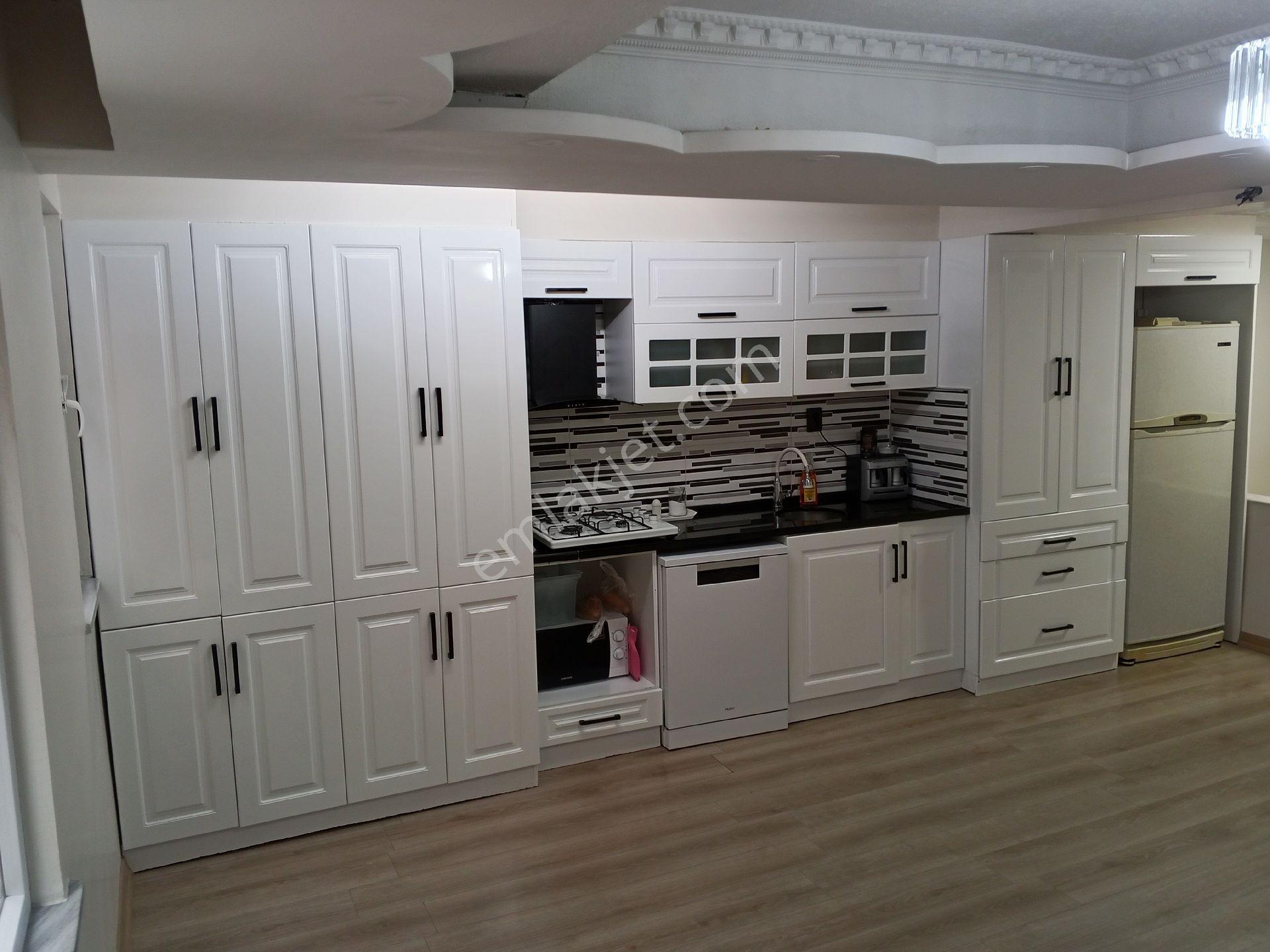 Metronun Dibinde Acil Satılık 3+1 Ters Dubleks Daire