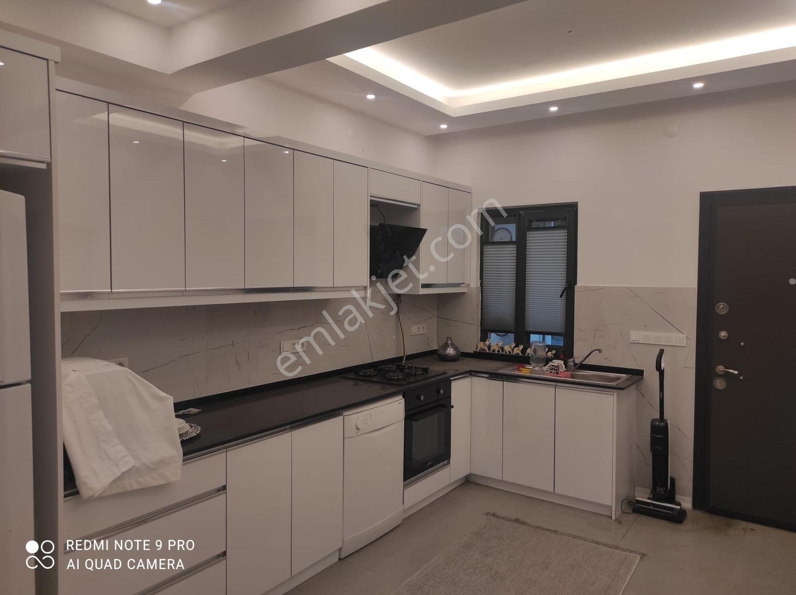 Kocaeli Karamürsel Kayacık Mah. Satılık Havuzlu Triplex Villa - Görsel 16