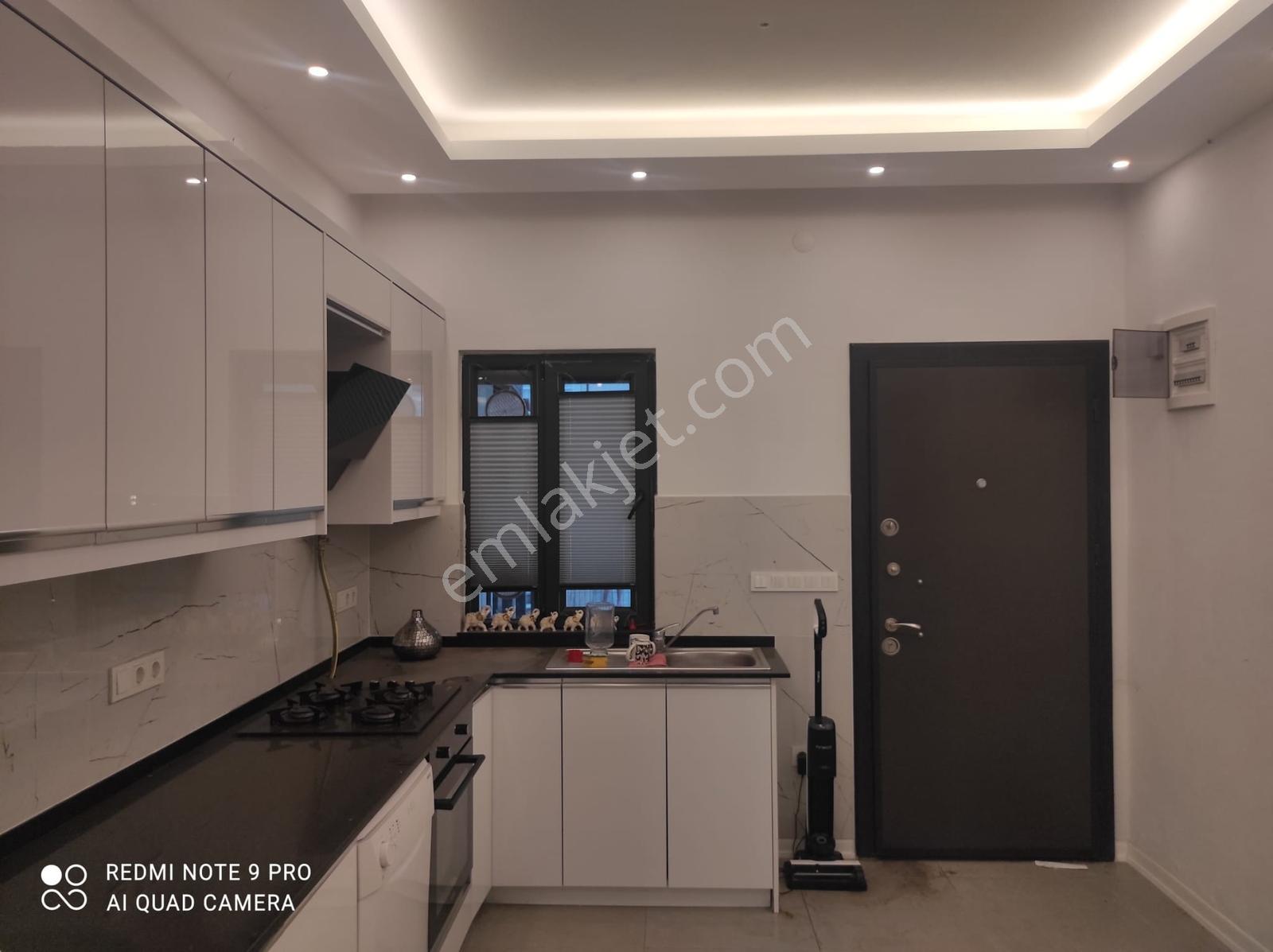 Kocaeli Karamürsel Kayacık Mah. Satılık Havuzlu Triplex Villa - Görsel 14