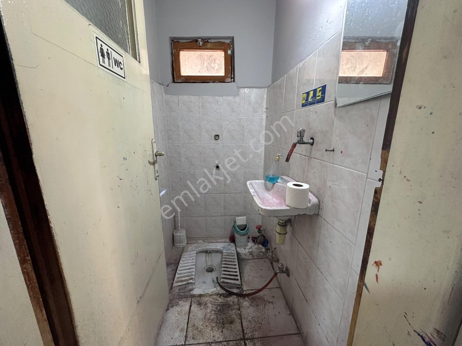 Önü Açık, Ferah Konumlu Satılık Dükkan - Görsel 16