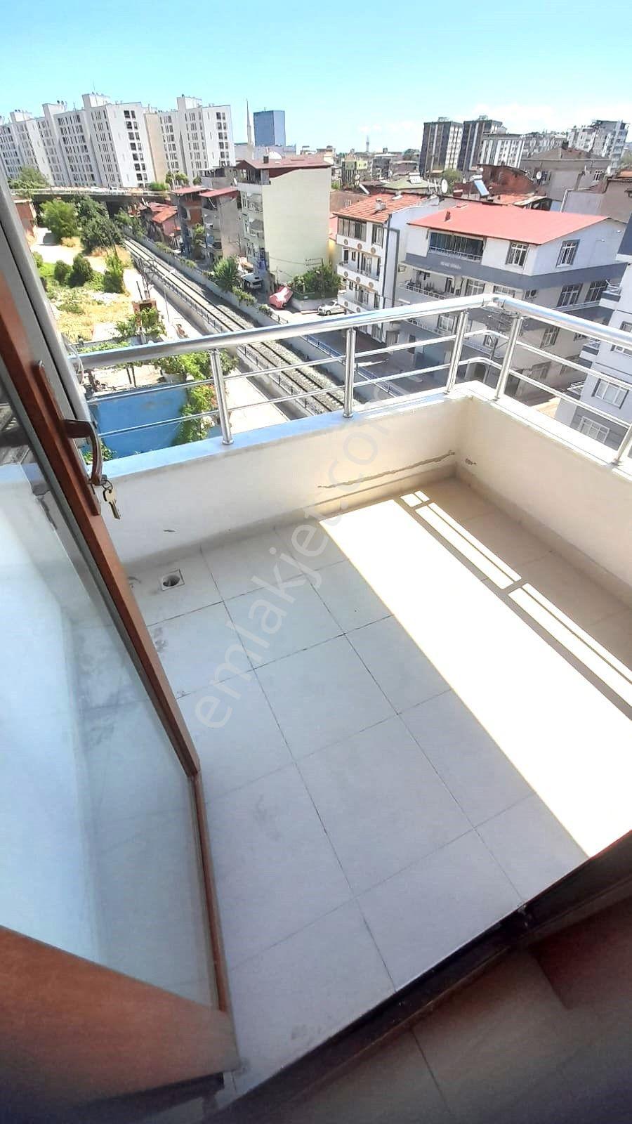 Erdem Emlak Ofisinden 5.kat 2+1 Derebahçede Kiralık Daire Asansörlü - Görsel 8