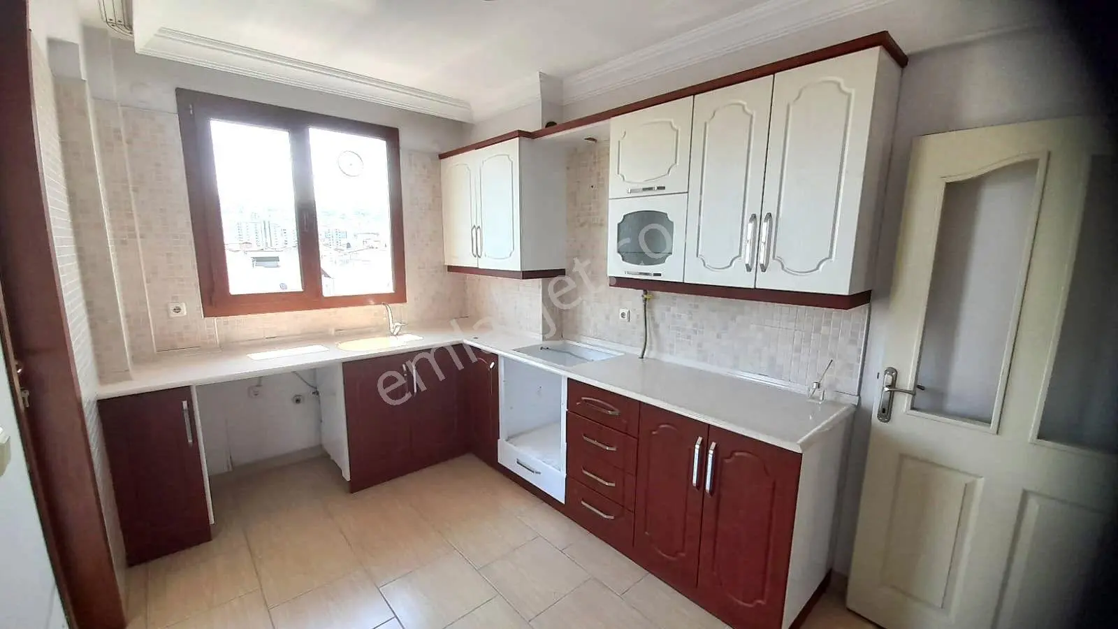 Erdem Emlak Ofisinden 5.kat 2+1 Derebahçede Kiralık Daire Asansörlü - Görsel 2