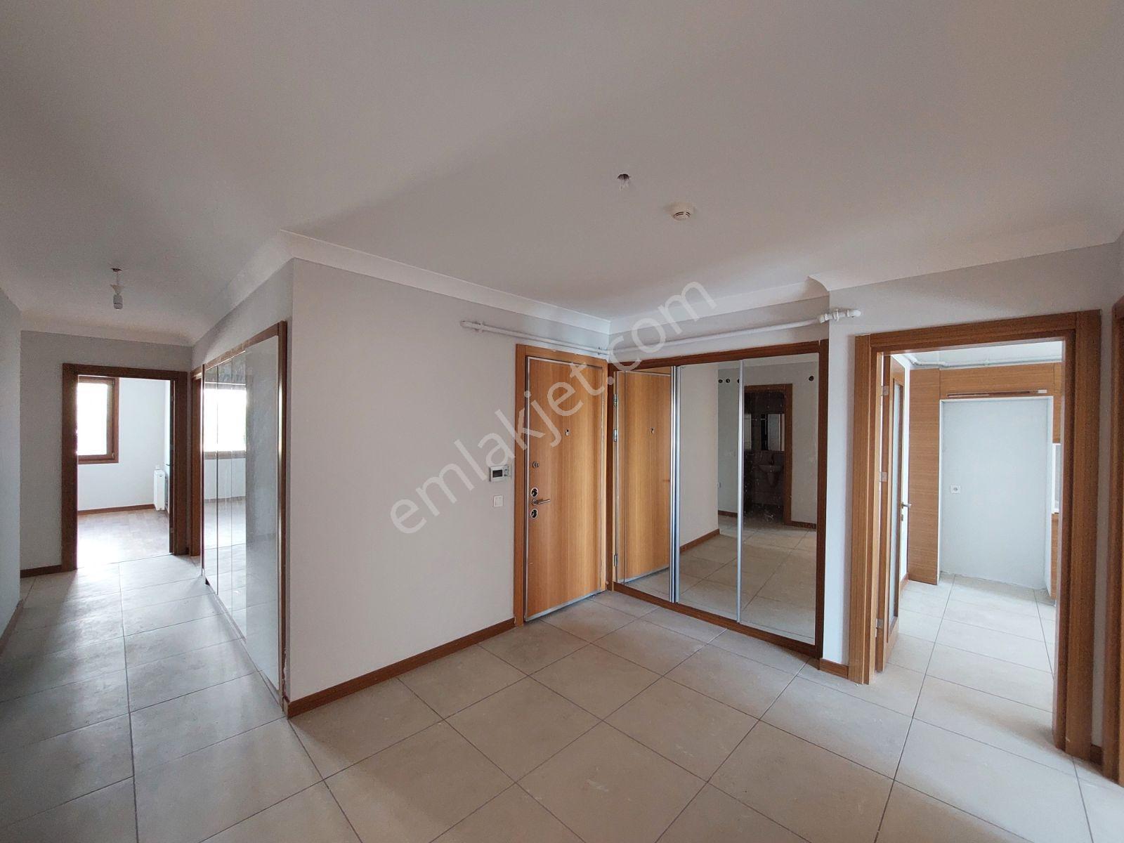 Ata Mahallesi Söğüt Bahçe Ara Kat Boyalı Kiralık 4+1 - Görsel 27