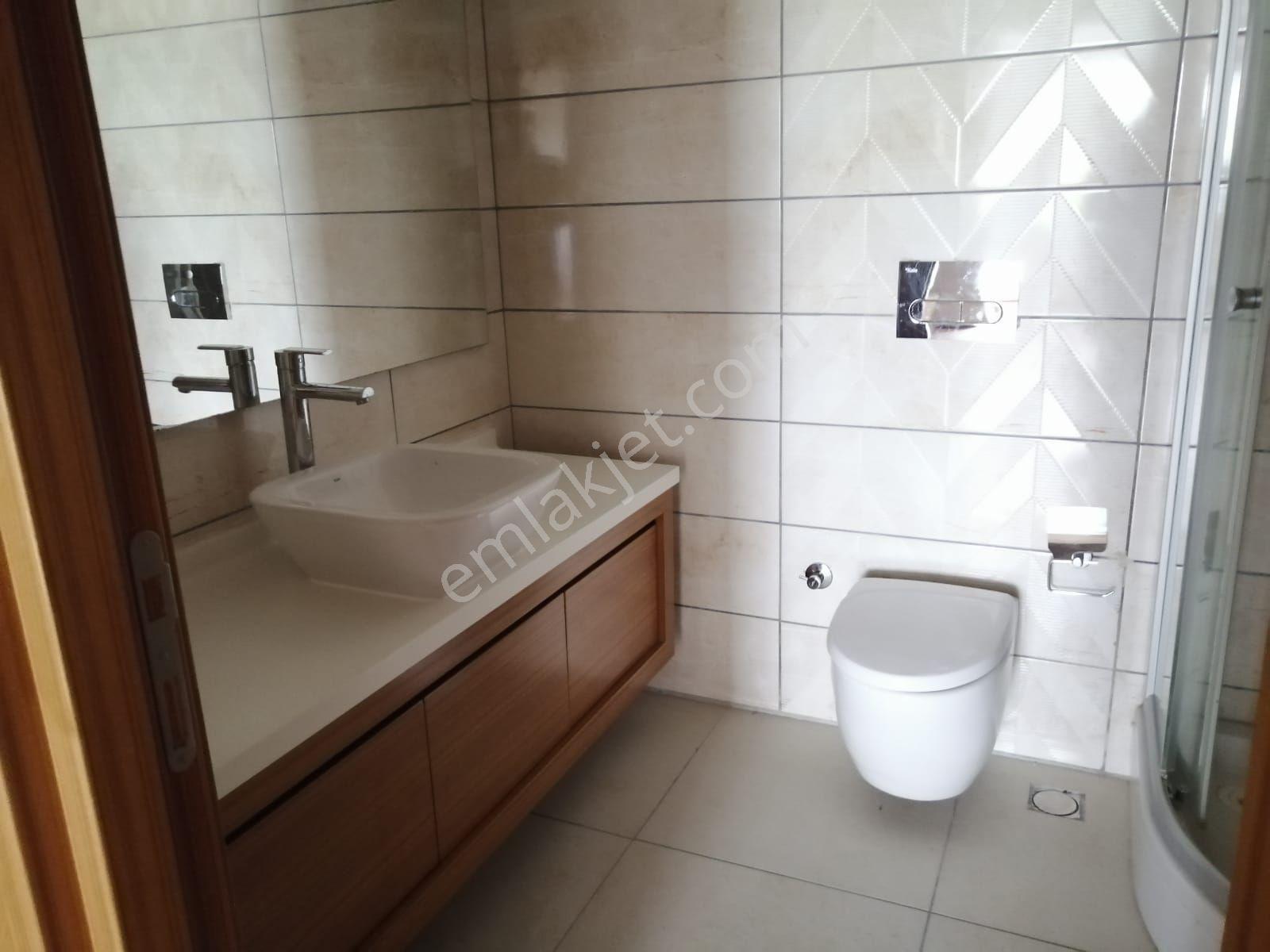 Ata Mahallesi Söğüt Bahçe Ara Kat Boyalı Kiralık 4+1 - Görsel 28