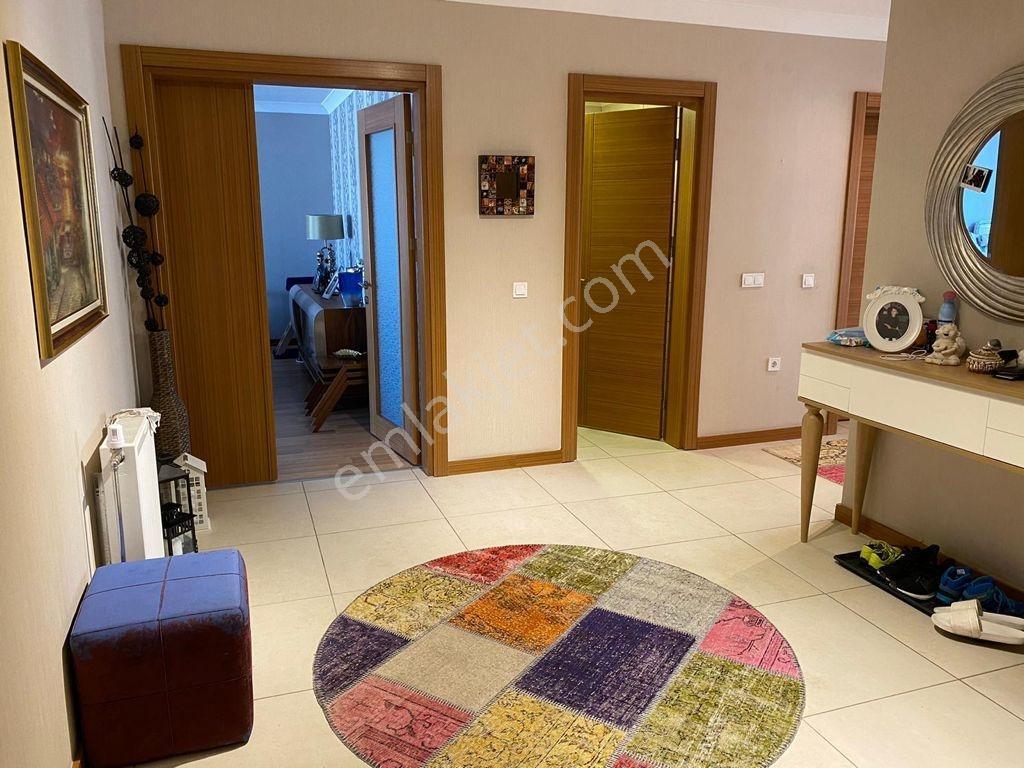 Ata Mahallesi Söğüt Bahçe Ara Kat Boyalı Kiralık 4+1 - Görsel 10