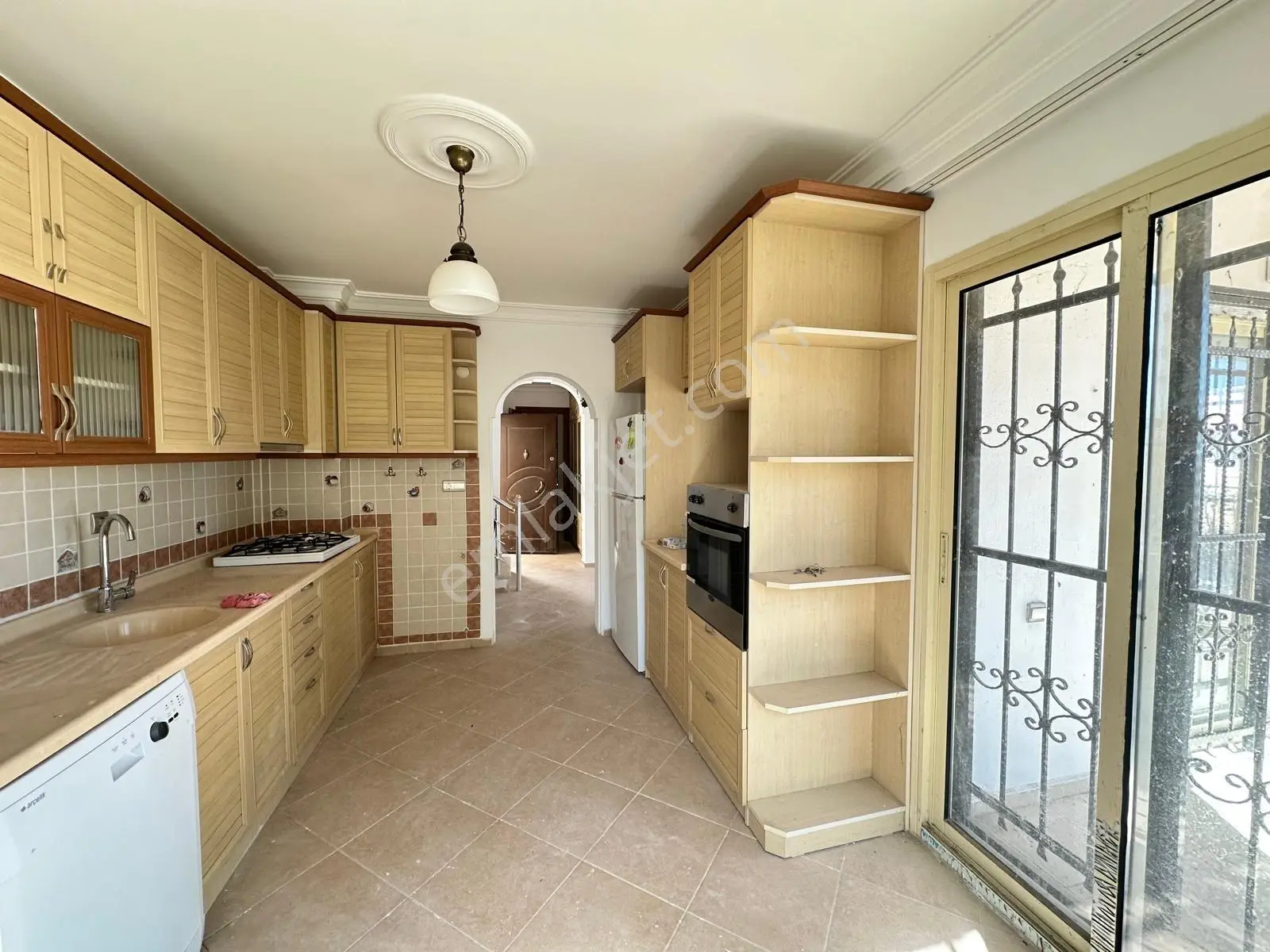 Kuşadası Bayraklıdede’de Deniz Manzaralı 4+1 Büyük Bahçeli Satılık Villa - Görsel 13