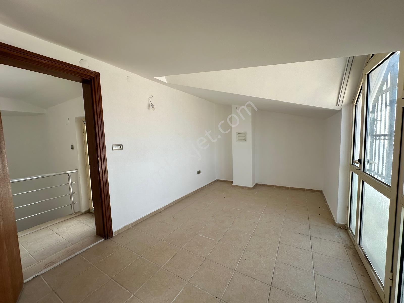 Kuşadası Bayraklıdede’de Deniz Manzaralı 4+1 Büyük Bahçeli Satılık Villa - Görsel 28