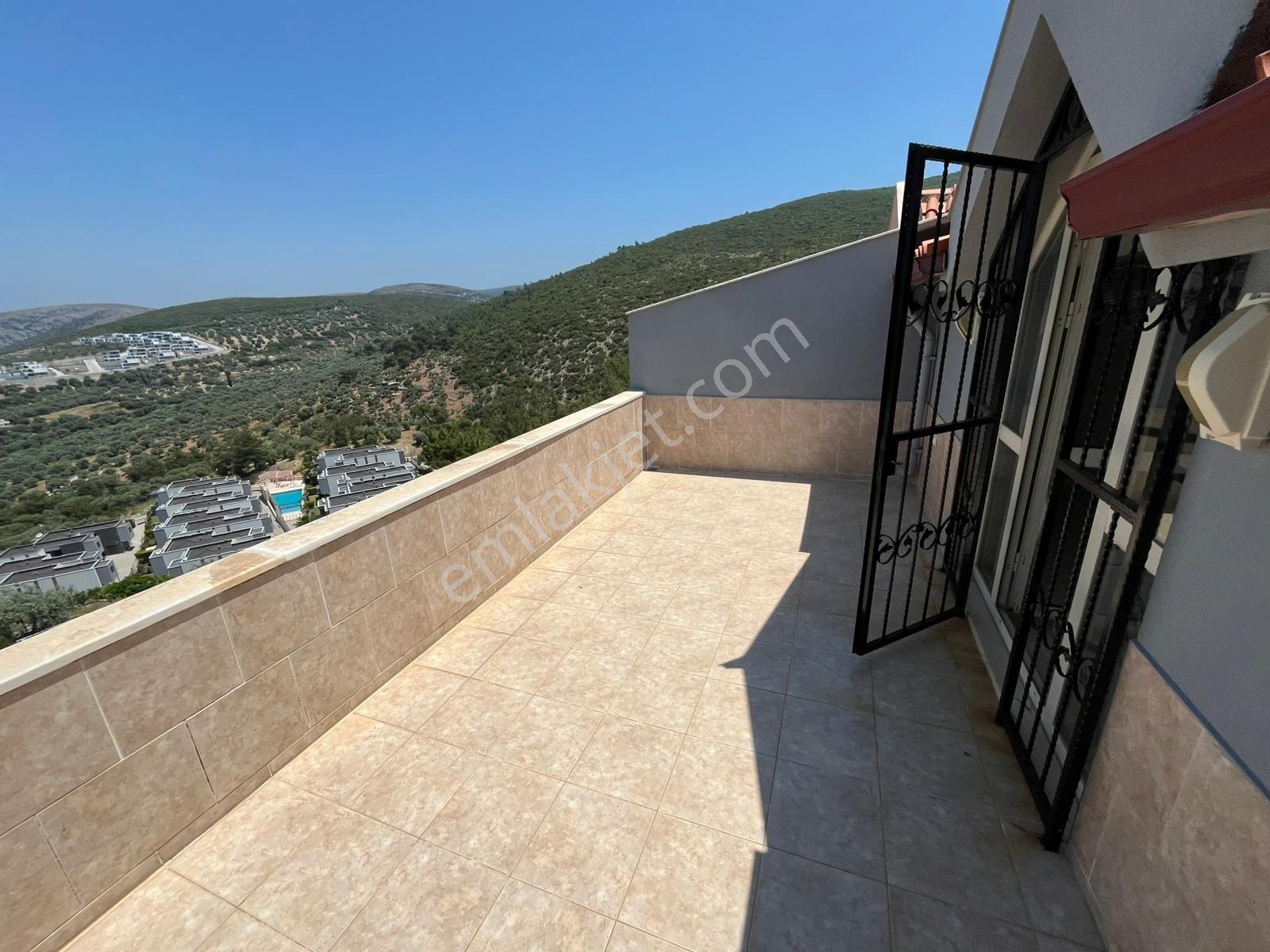 Kuşadası Bayraklıdede’de Deniz Manzaralı 4+1 Büyük Bahçeli Satılık Villa - Görsel 29