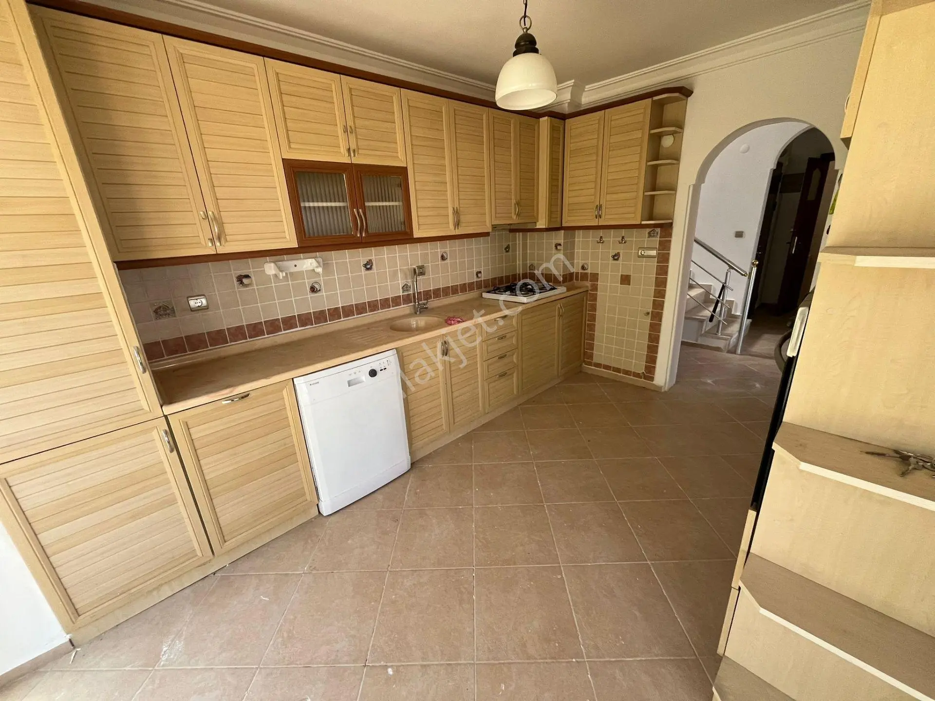 Kuşadası Bayraklıdede’de Deniz Manzaralı 4+1 Büyük Bahçeli Satılık Villa - Görsel 11