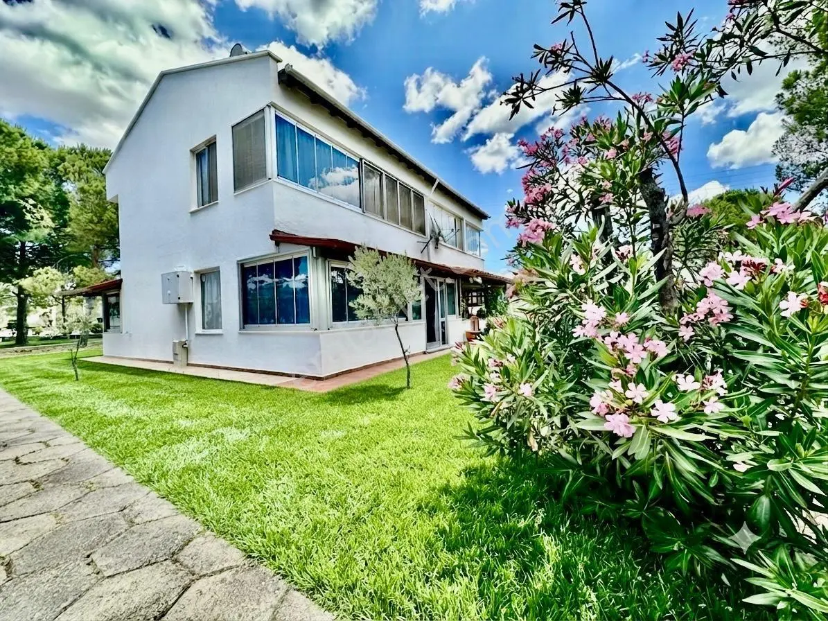꧁ay Emlaktan꧂hayallerinizi Süsleyecek Denize Sıfır Sitede Villa - Görsel 3