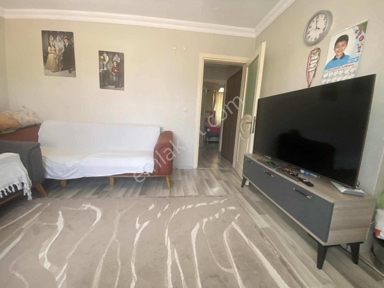 Bornova Kızılay Mahallesinde İki Katlı Satılık Bina. - Görsel 3