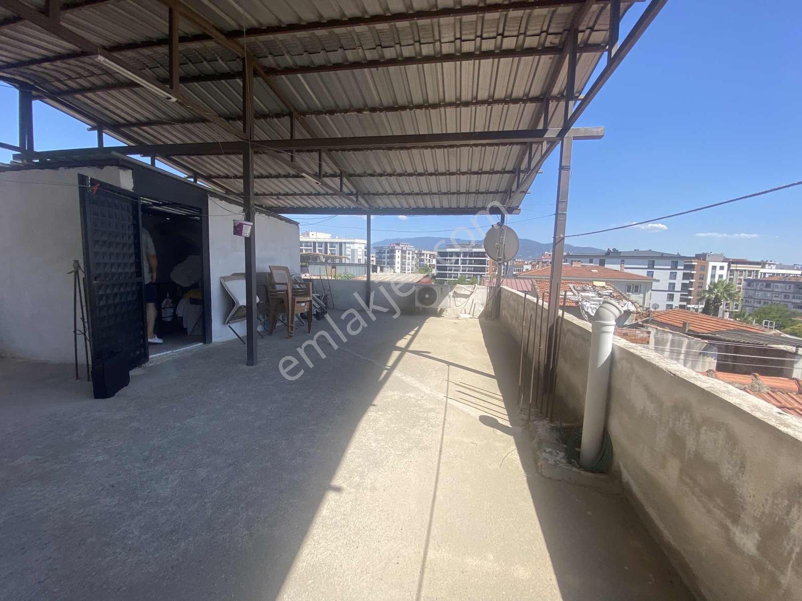 Bornova Kızılay Mahallesinde İki Katlı Satılık Bina. - Görsel 18