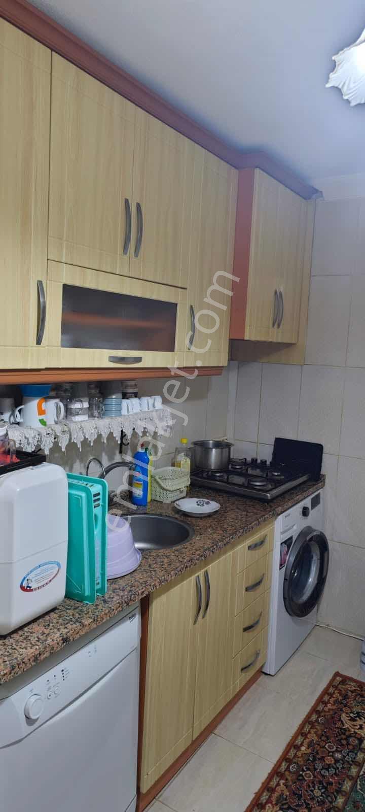 Bornova Kızılay Mahallesinde İki Katlı Satılık Bina. - Görsel 5