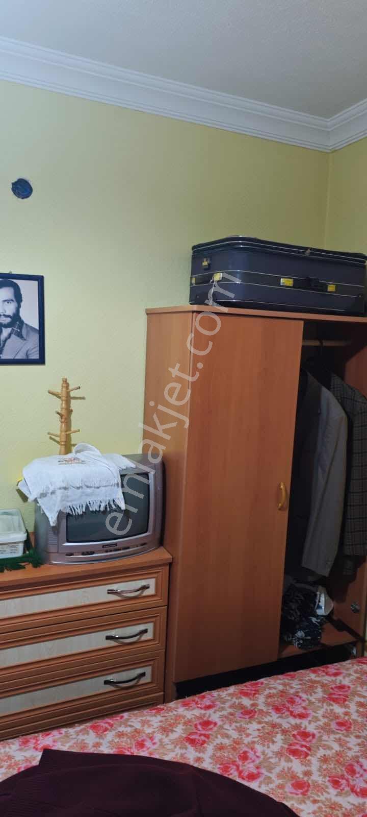 Bornova Kızılay Mahallesinde İki Katlı Satılık Bina. - Görsel 6
