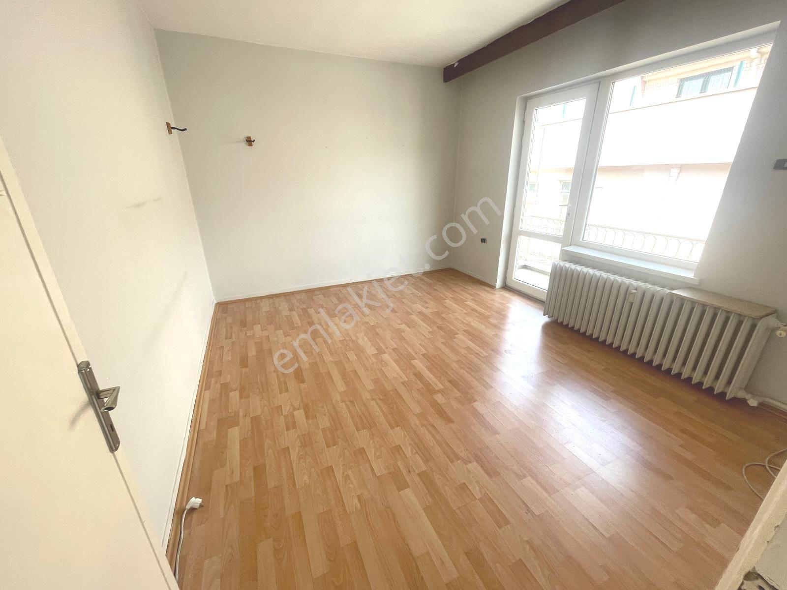 Büklüm Sokak Lokman Hekim Yanı 3+1 Merkezi Isınma Pay Ölçerli 110m2 Ön Cephe 3. Kat - Görsel 8