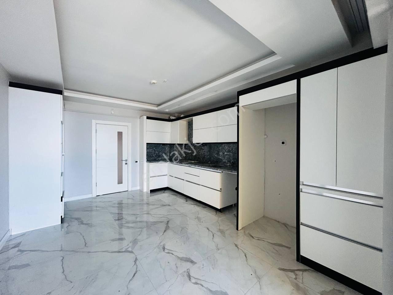 Balaç’ta Havuzlu Site Full Manzaralı 4+1 Satılık Daire - Görsel 2