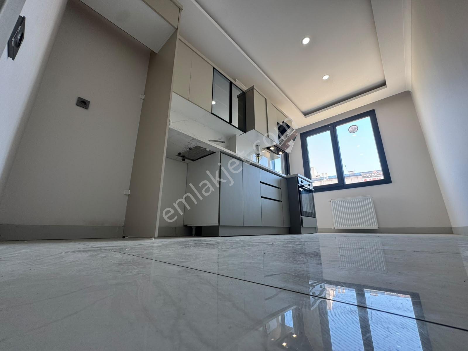 Kumsaldan Altınkumda Ebeveyn Banyolu 3 Yaşında_2+1_ara Kat Daire - Görsel 30