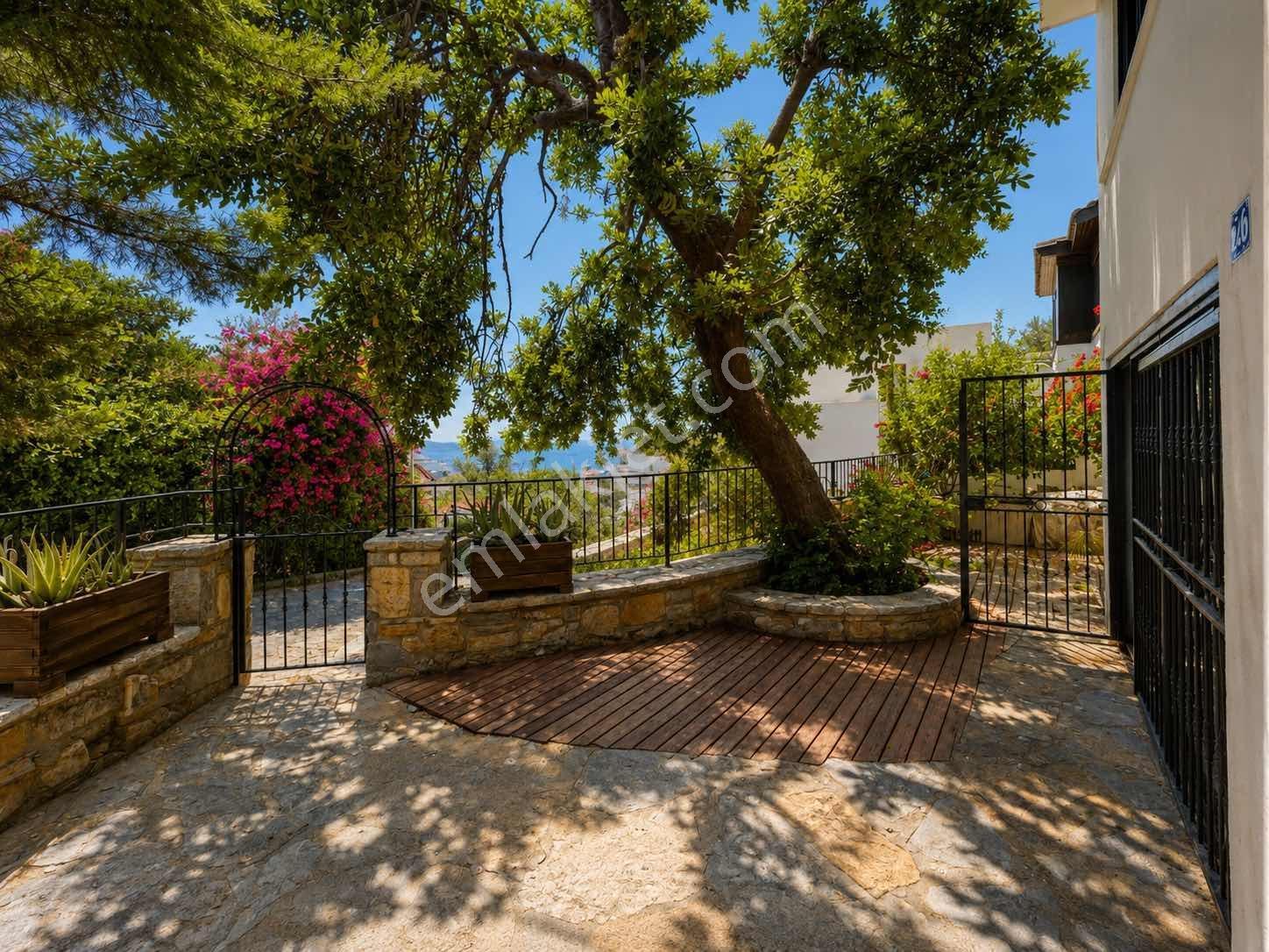 Bodrum Umurça Da Bahçe Katı Kiralık Daire