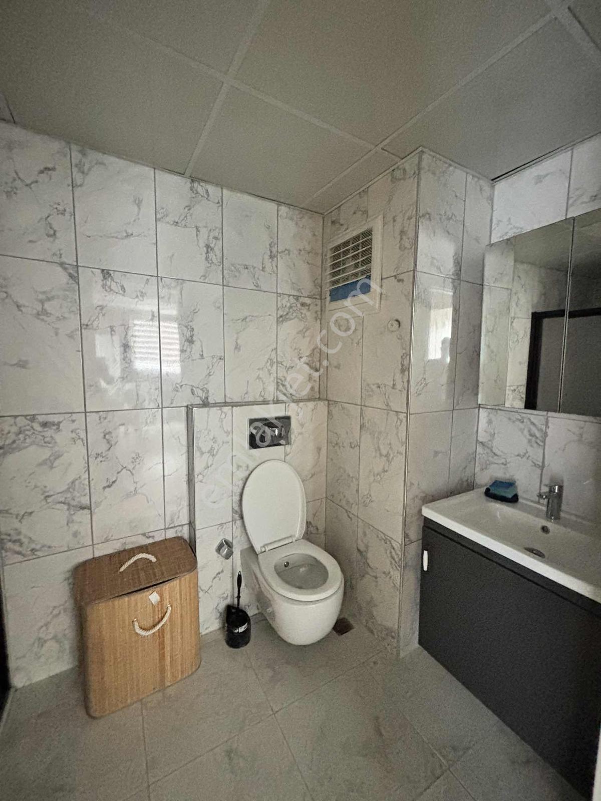 Çarkıpare'de Stadyum Manzaralı Geniş Oturumlu Sıfır Eşyalı 1+1 - Görsel 8