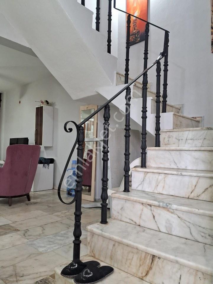 İzmir Çeşme Ildırı Geniş Bahçeli Köşe Konumlu Dubleks Villa - Görsel 5