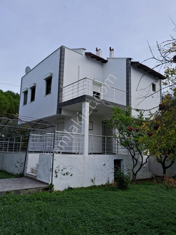 İzmir Çeşme Ildırı Geniş Bahçeli Köşe Konumlu Dubleks Villa