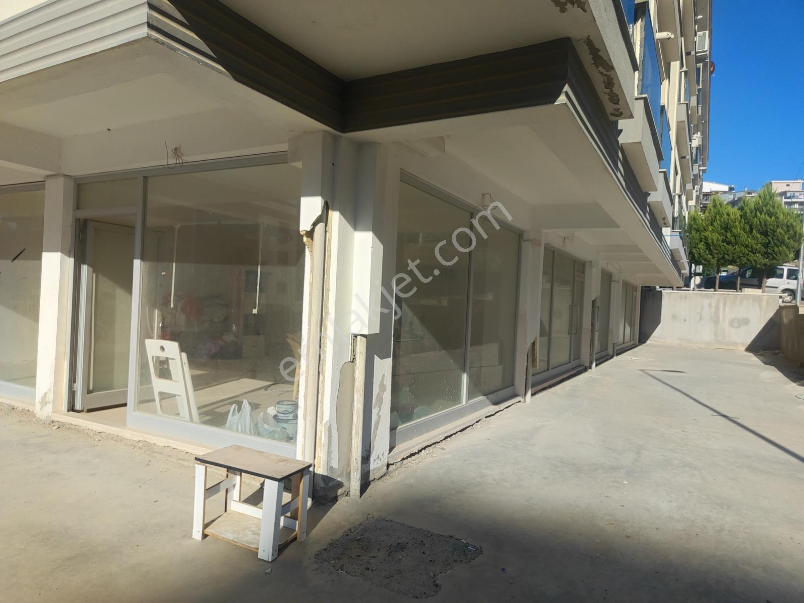 Ulukentte Merkezi Konumda Kiralık Dükkan - Görsel 32