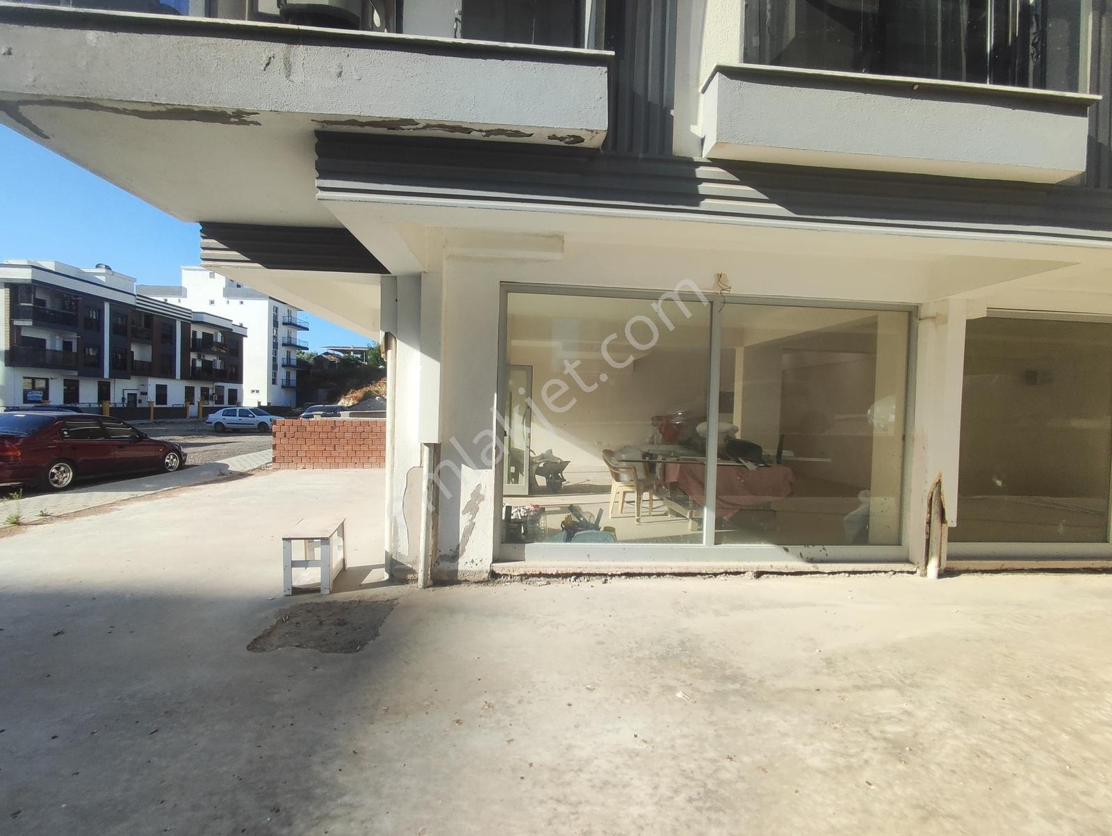 Ulukentte Merkezi Konumda Kiralık Dükkan - Görsel 28