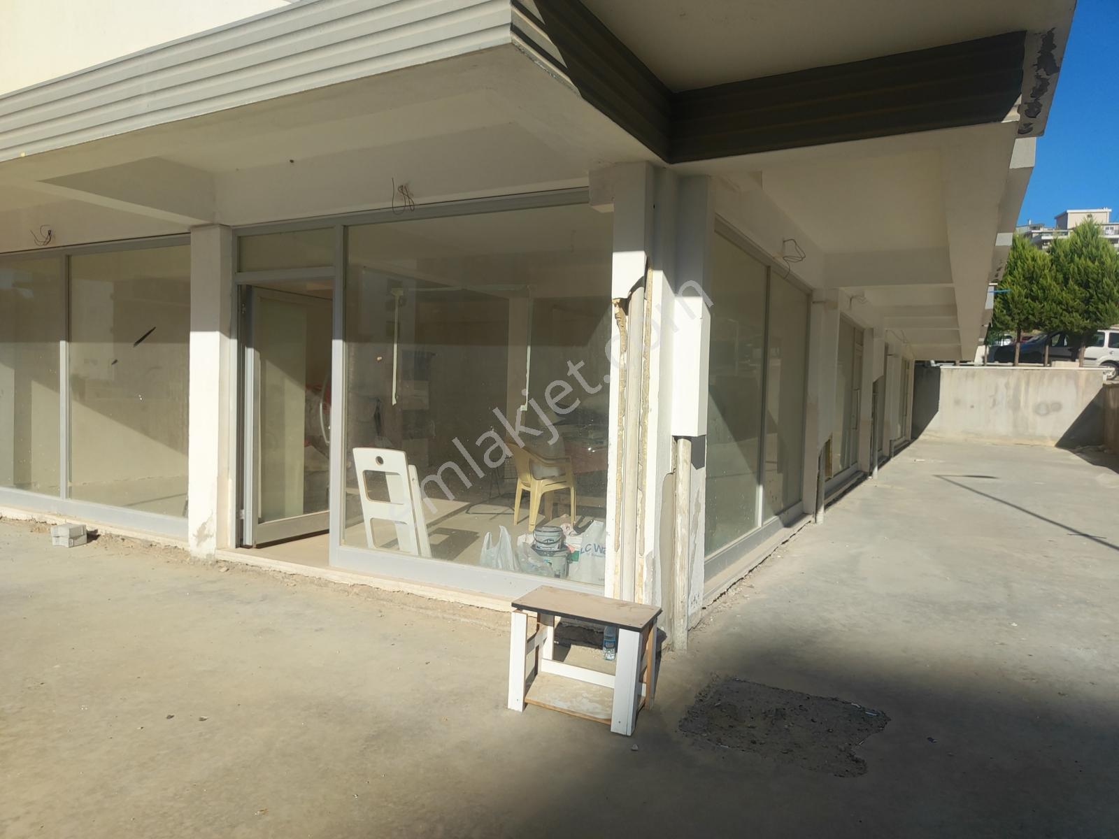 Ulukentte Merkezi Konumda Kiralık Dükkan - Görsel 31
