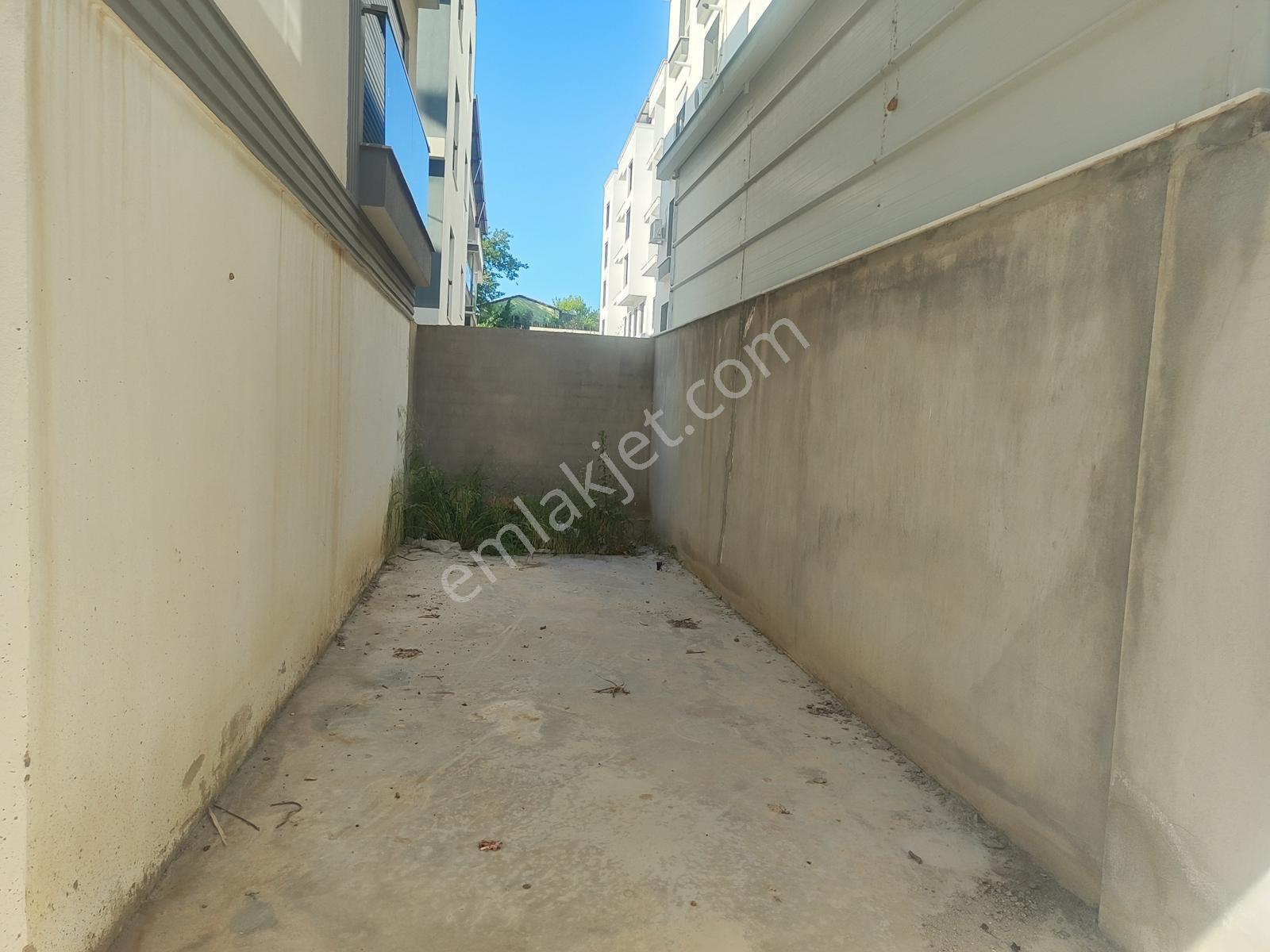 Ulukentte Merkezi Konumda Kiralık Dükkan - Görsel 17