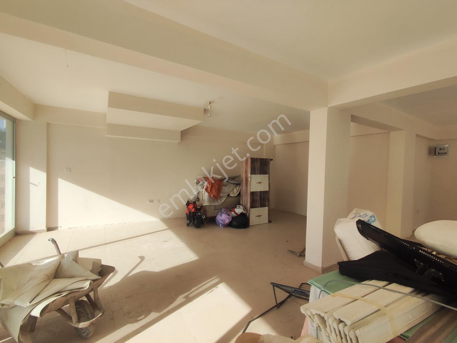 Ulukentte Merkezi Konumda Kiralık Dükkan - Görsel 6