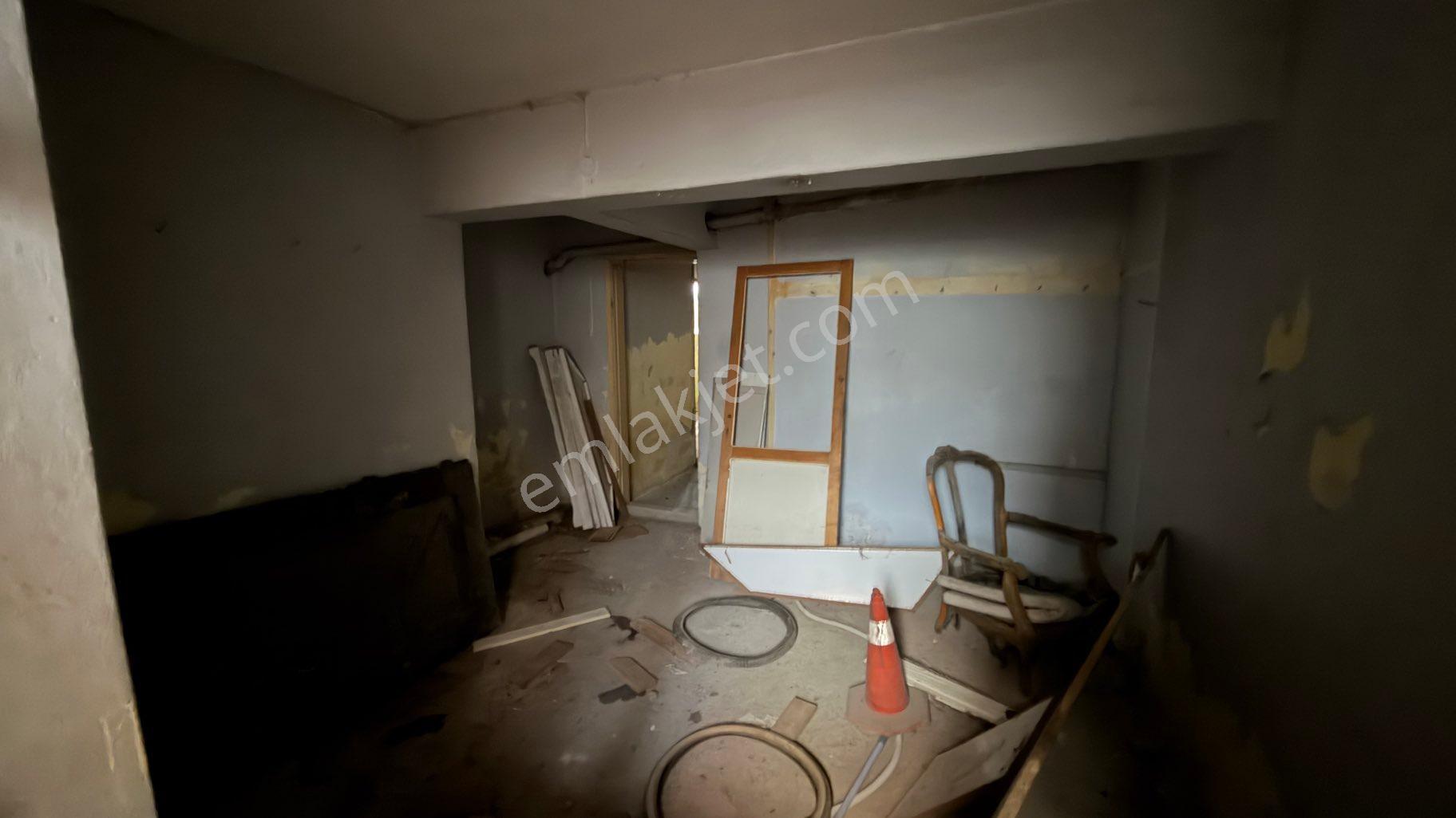 Utku Mah.çarşı İçinde Merkez Lokasyonda 90m2 Batarlı Dükkan - Görsel 13