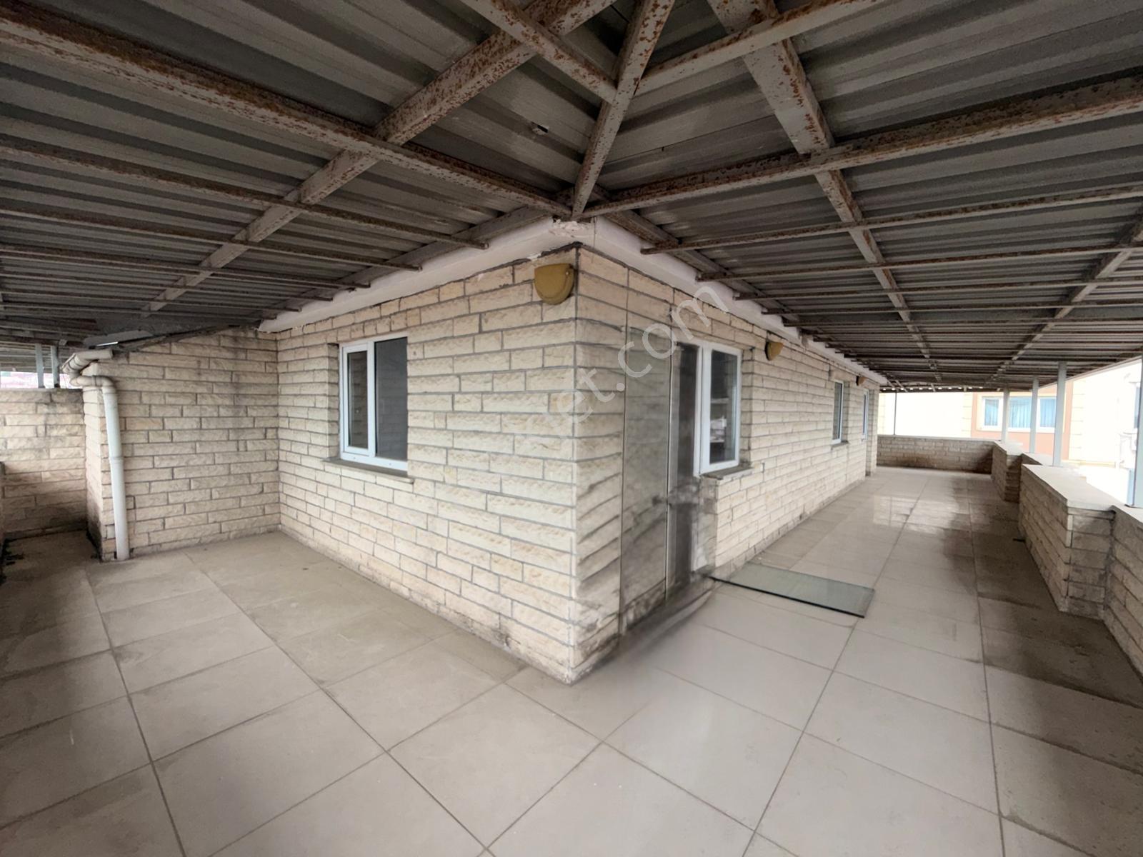 Karşıyaka'da Panoramik Manzaralı Masrafsız Acil Satılık Dublex - Görsel 20