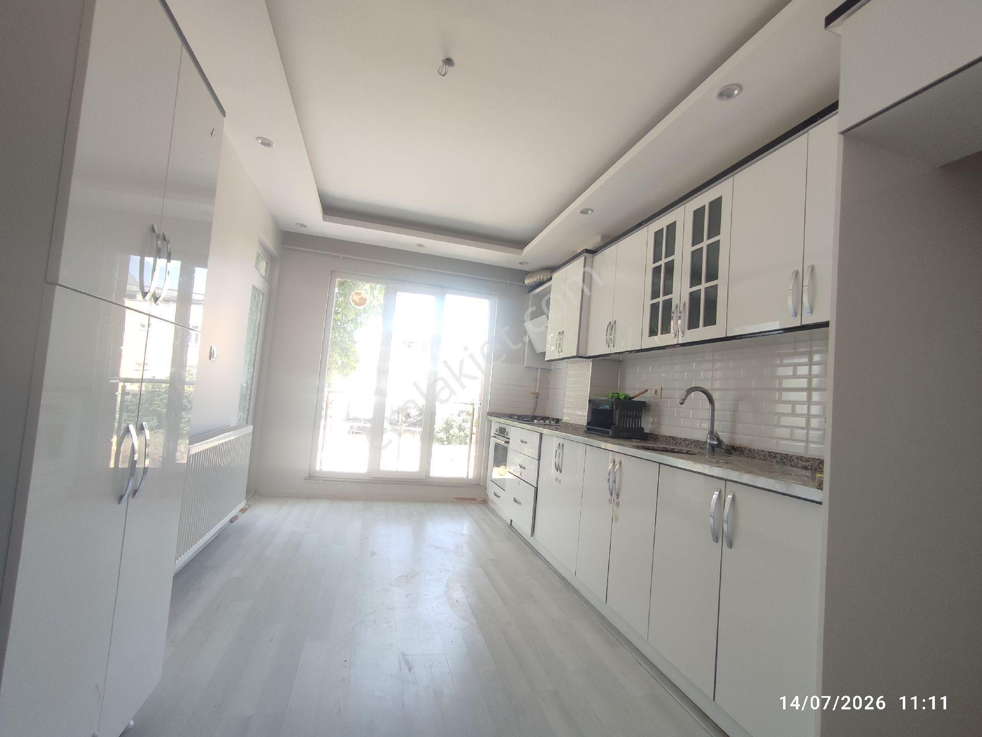 Alitaşı Mahallesinde Kiralık 3+1 Daire - Görsel 3