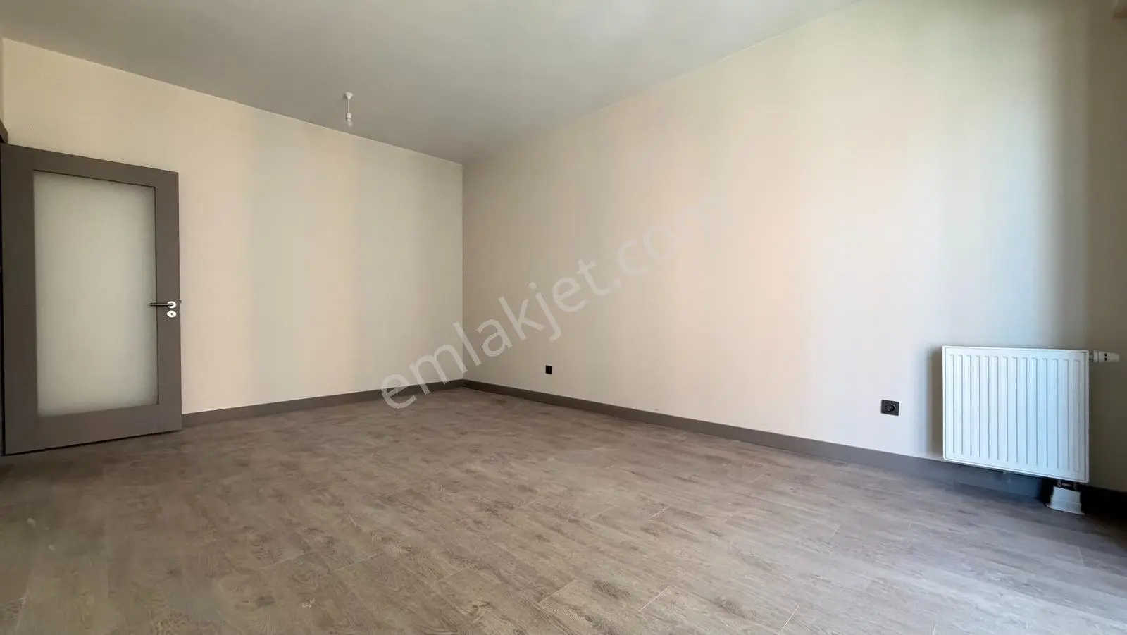 İlka'dan Emlak Konutları 2+1 Kiralık Daire Otopark Metrobüse 5dk - Görsel 3