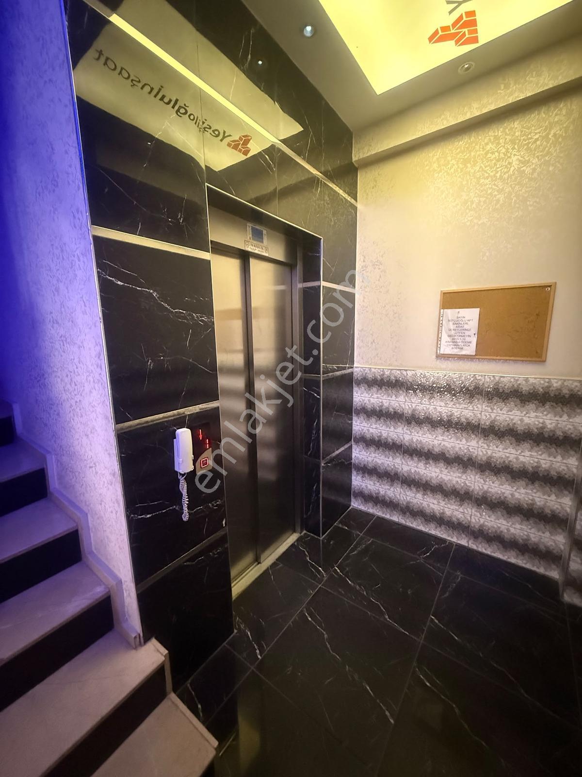 Çiğli Anadolu Caddesinde 2+1 Geniş Ferah Yeni Kiralık Daire ! - Görsel 2