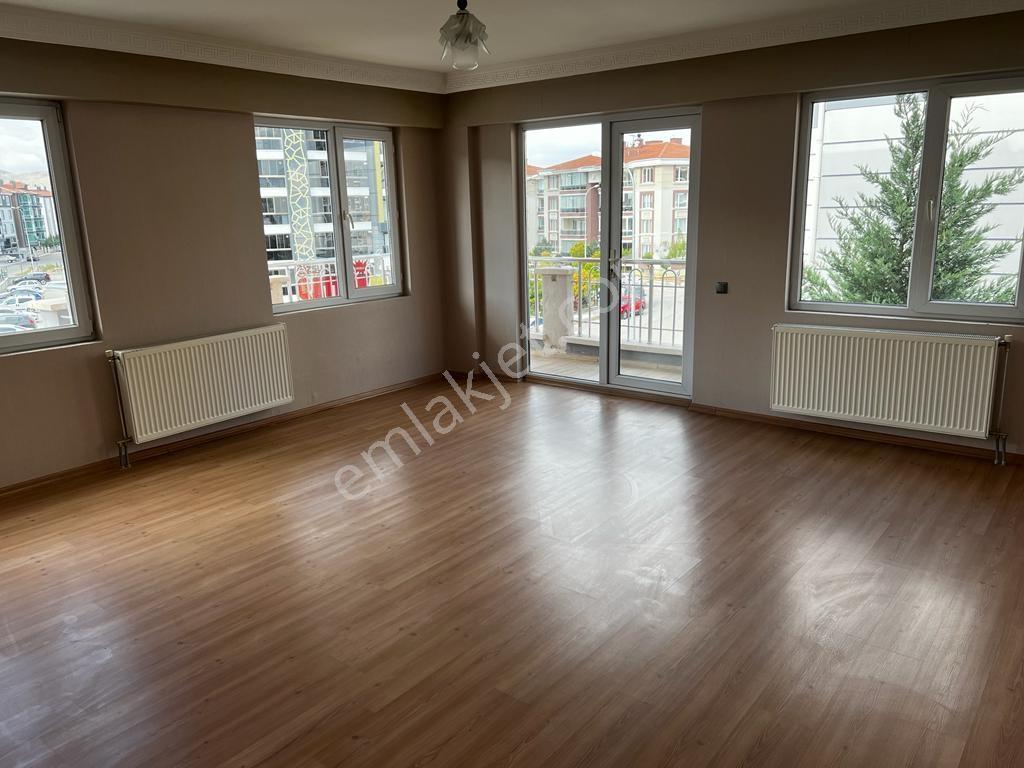 Afyon Özsu Emlak'tan Uydukent Te Kiralık 4+1 Daire - Görsel 14