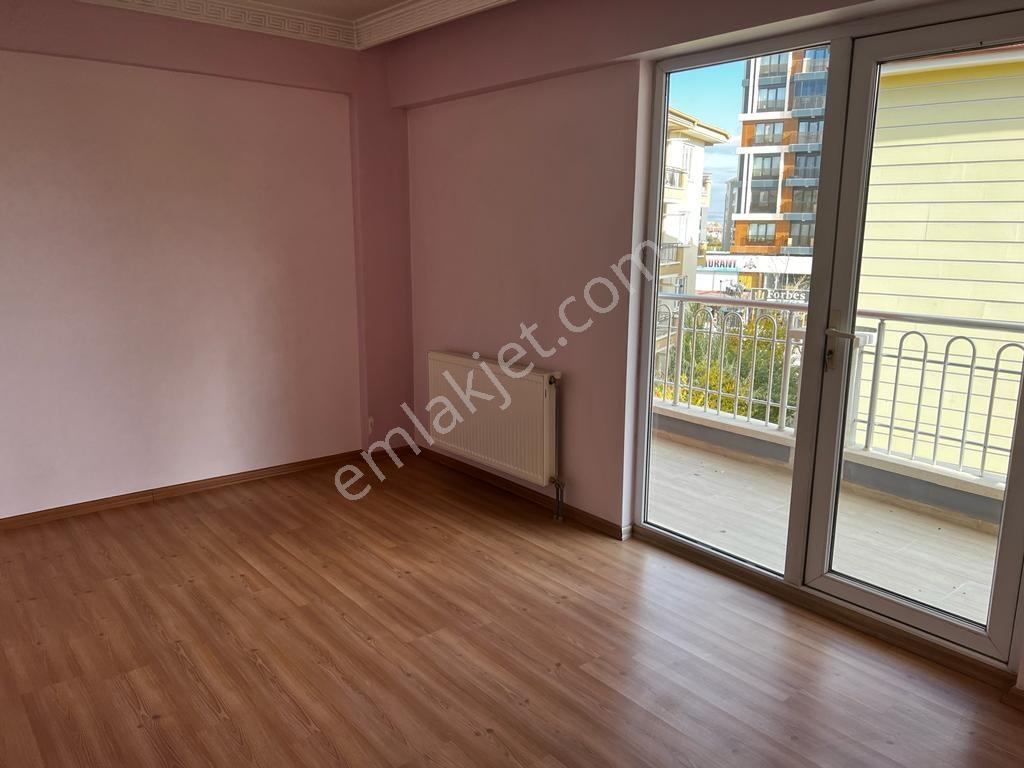 Afyon Özsu Emlak'tan Uydukent Te Kiralık 4+1 Daire - Görsel 2