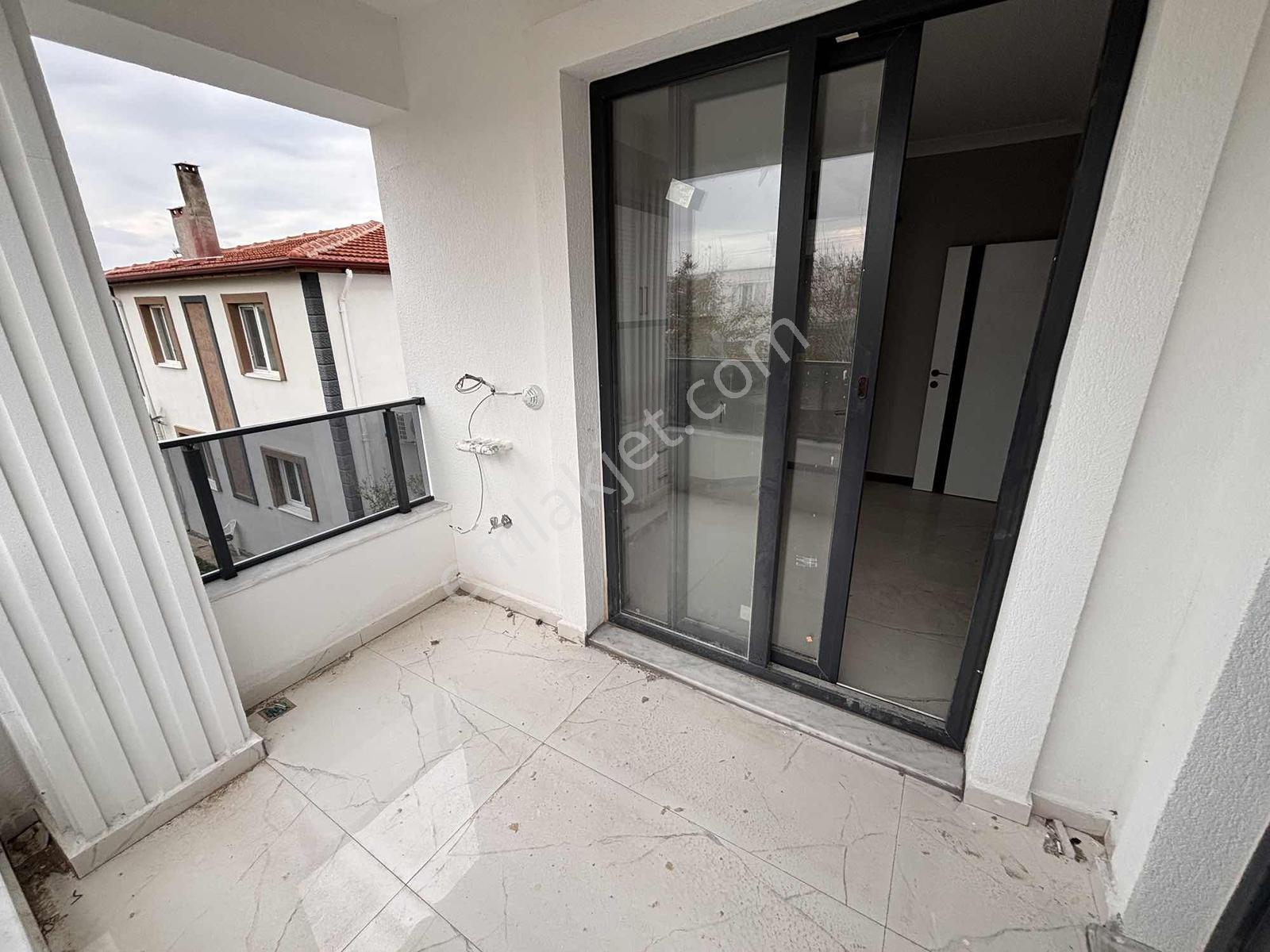 Gömeç Kemalpaşa'da Akıllı Ev Sistemli 2+1 90 M2 Daire - Görsel 24