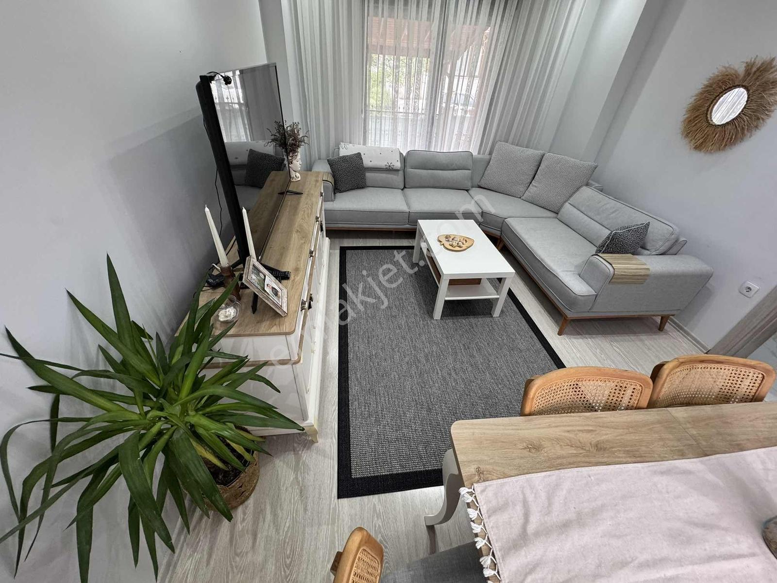 Öğretmenler Mahallesi Eşyalı Ve Krediye Uygun 3+1 Villa - Görsel 41