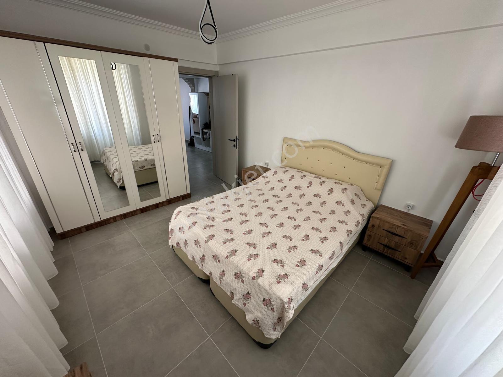 Altınoluk Çarşı İçerisinde Denize Yakın Konumda 2+1 İçi Komple Yapılı Masrafsız Teraslı Daire - Görsel 18