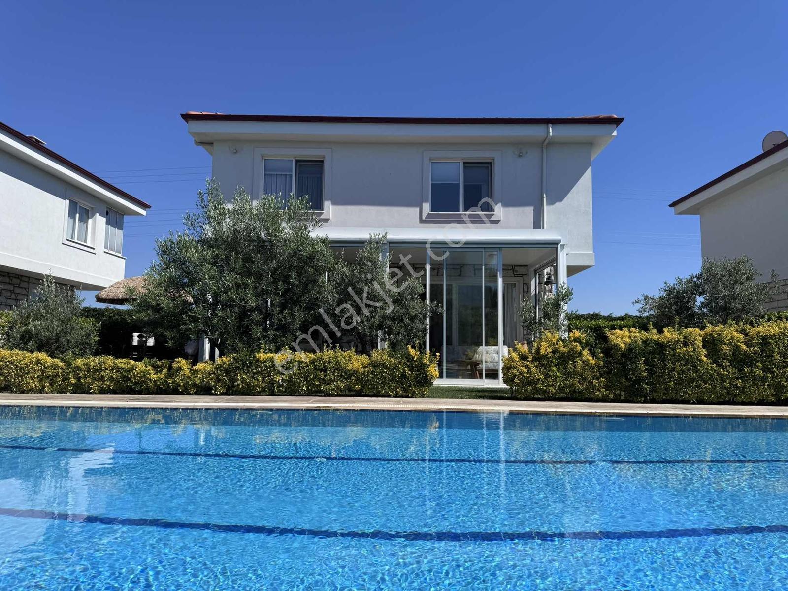 Çankaya'dan Burhaniye Örende Havuzlu Sitede Lüks 3+1 Villa - Görsel 24