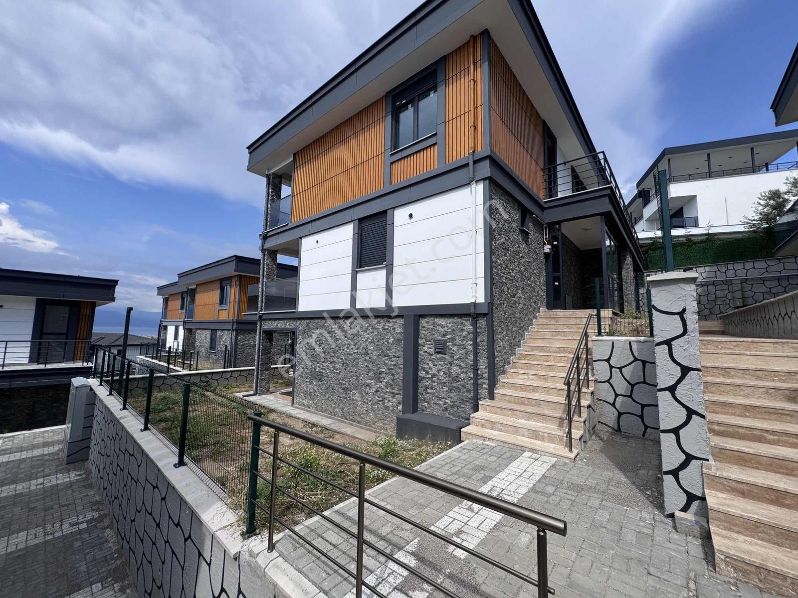 Çankaya'dan Pelitköyde Deniz Manzaralı Ultra Lüks 4+1 Villa