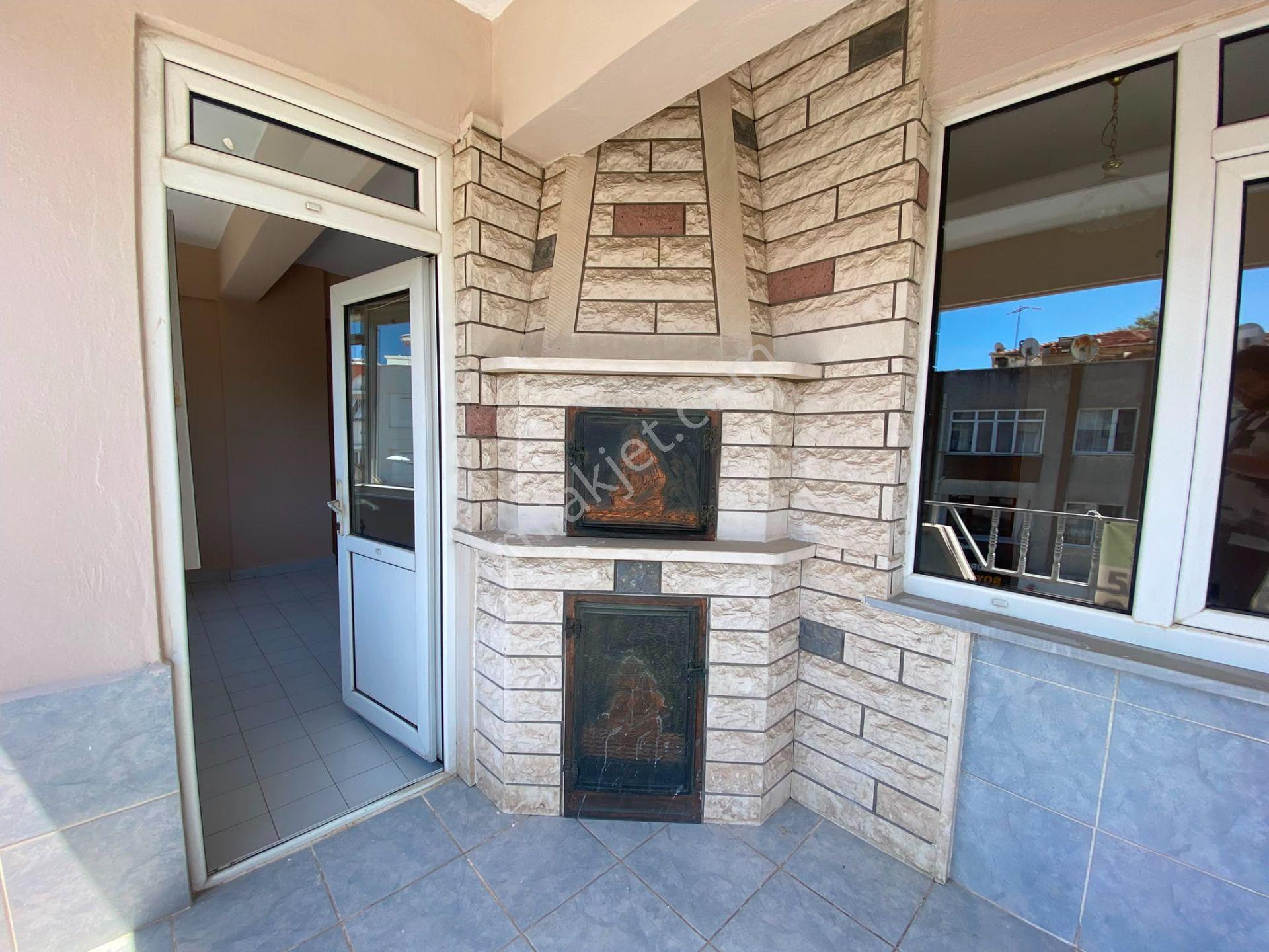 Altınoluk Çarşı'nın En Geniş 2+1 Dairelerinden Biri | Denize 50 Metre - Görsel 4