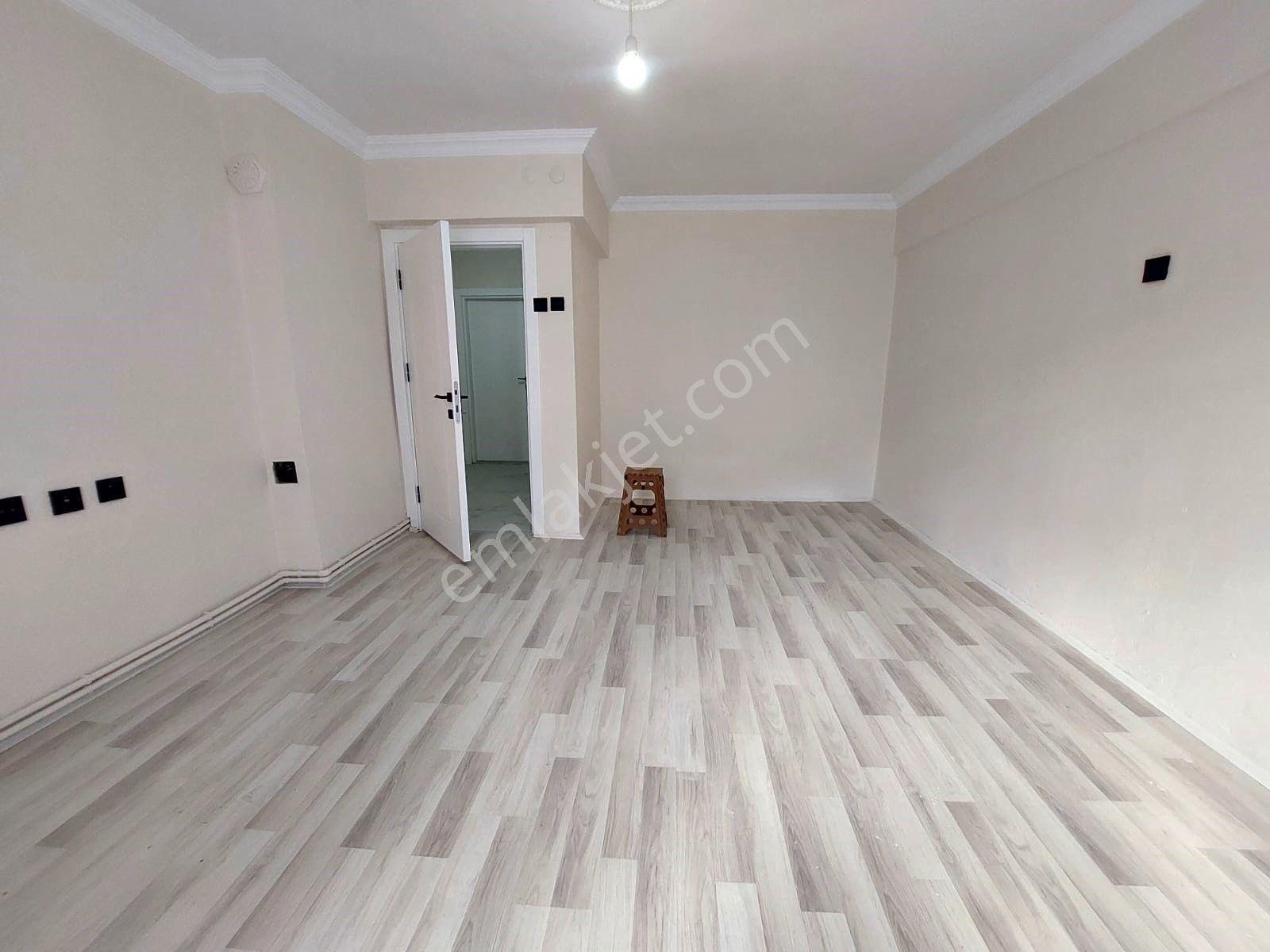 Recep Ümit'ten Büyük Park Karşısı Gazi Yakup Satar Caddesi Yanı Satılık 2+1 Daire. - Görsel 13